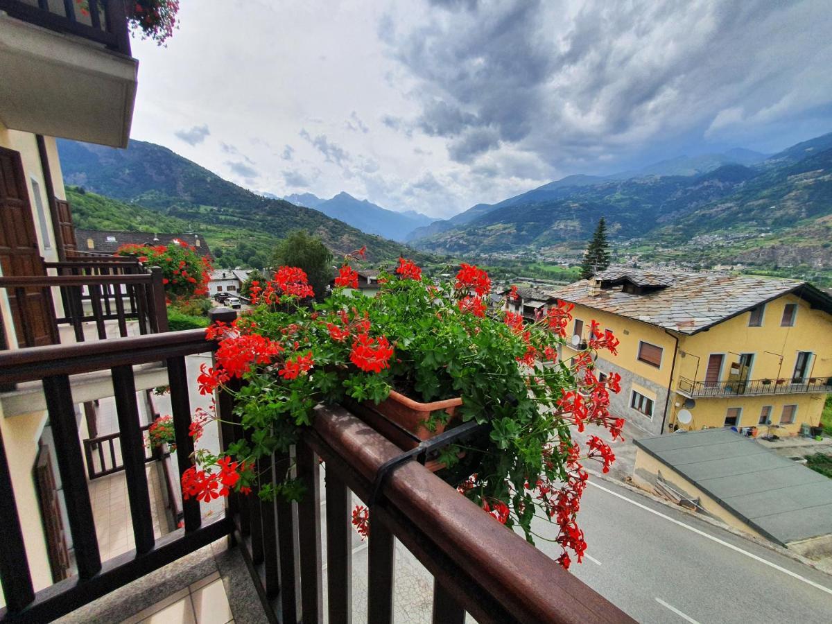 Hotel Ristorante Chateau Эмавиль Экстерьер фото